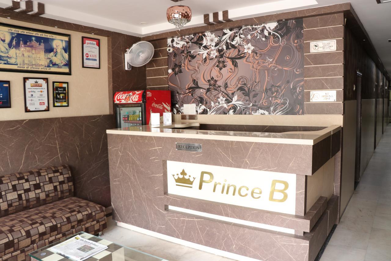 Hotel Prince B Ґувахаті Екстер'єр фото