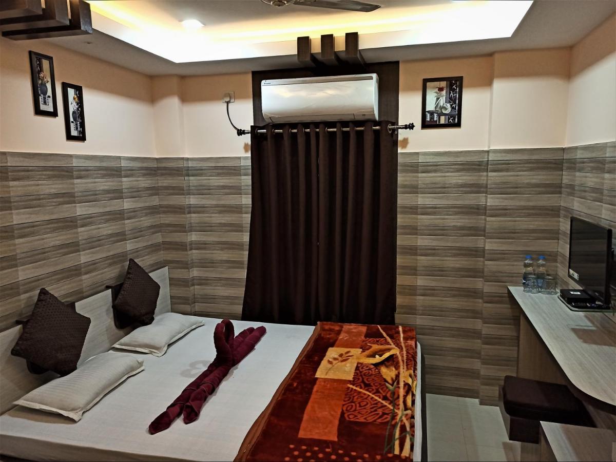 Hotel Prince B Ґувахаті Екстер'єр фото